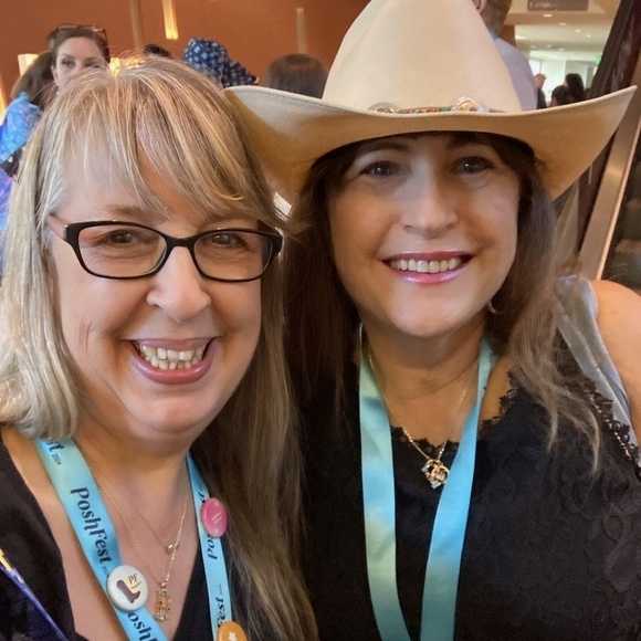 P Initial Pendant Necklace Multicolor Rhinestones Gold Tone Chain - Picture 13 of 17